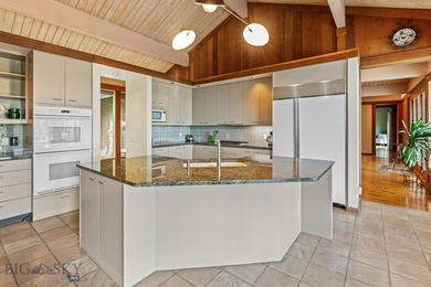 Stunning unobstructed views, privacy with an elegant - photo 27