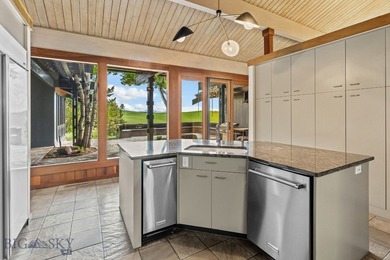Stunning unobstructed views, privacy with an elegant - photo 28