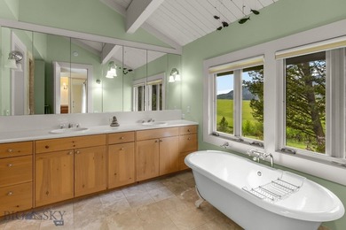 Stunning unobstructed views, privacy with an elegant - photo 34