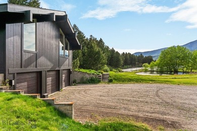 Stunning unobstructed views, privacy with an elegant - photo 44