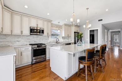 Experience waterfront luxury in this exceptional canal-front - photo 6