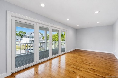Experience waterfront luxury in this exceptional canal-front - photo 8