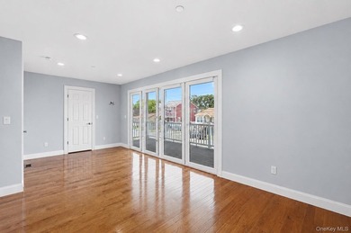 Experience waterfront luxury in this exceptional canal-front - photo 9