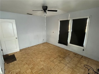 Welcome to this cozy 3bed 2bath unfurnished home. Calling all - photo 13