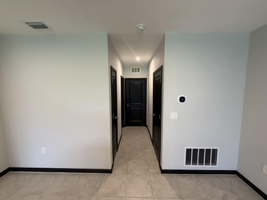 This immaculate Freshly painted 3-bedroom, 2-bathroom and a 2 - photo 13