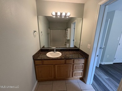 Enjoy coastal living in this 3-bedroom, 3-bath townhome in the - photo 14