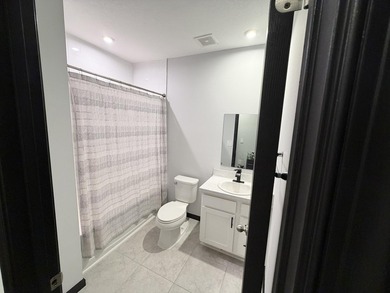 This immaculate Freshly painted 3-bedroom, 2-bathroom and a 2 - photo 14