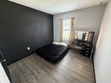 This immaculate Freshly painted 3-bedroom, 2-bathroom and a 2 - photo 16