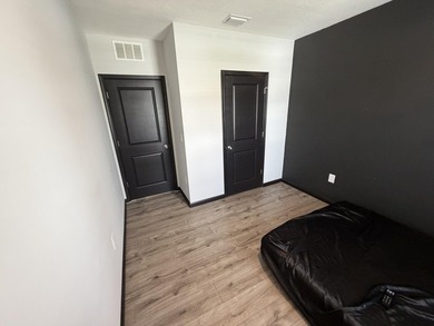 This immaculate Freshly painted 3-bedroom, 2-bathroom and a 2 - photo 17