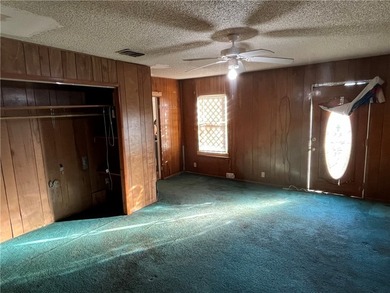 Welcome to this cozy 3bed 2bath unfurnished home. Calling all - photo 19