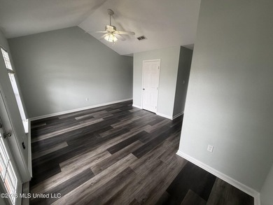 Enjoy coastal living in this 3-bedroom, 3-bath townhome in the - photo 19