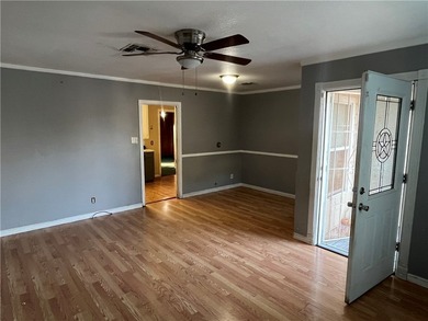 Welcome to this cozy 3bed 2bath unfurnished home. Calling all - photo 21