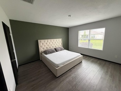 This immaculate Freshly painted 3-bedroom, 2-bathroom and a 2 - photo 26