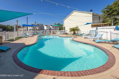 Enjoy coastal living in this 3-bedroom, 3-bath townhome in the - photo 28