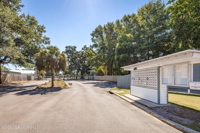 Enjoy coastal living in this 3-bedroom, 3-bath townhome in the - photo 33