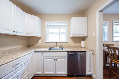 This cozy one level home offers easy living with an open layout - photo 7