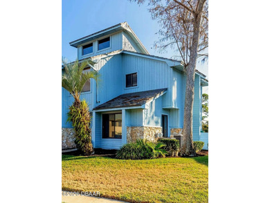 (private lake, pond, coastal) Condo For Sale in Daytona Beach Florida