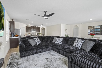 Location, location, location! Beautiful 4-bedroom, 2-bath home - photo 8