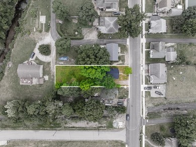 Fully remodeled 2 bedroom, 1 bath home offering low-maintenance - photo 3