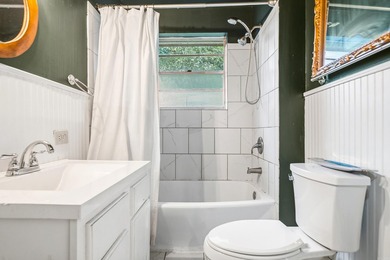 Perfect place to call home!! You will love the new LVP flooring - photo 9