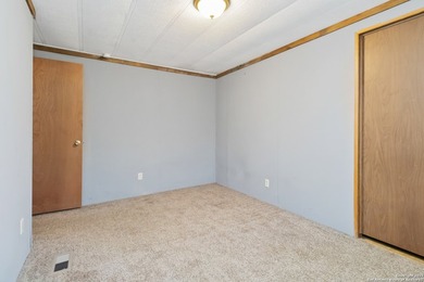 Charming 2-bedroom, 2-bath home on a spacious 0.65-acre lot in - photo 9