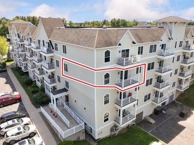 Enjoy low maintenance living and low taxes at this bright 2 - photo 2
