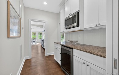 Welcome to 9 Briarsweet Lane, a hidden gem in the heart of - photo 24
