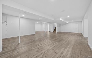 Welcome to 9 Briarsweet Lane, a hidden gem in the heart of - photo 39