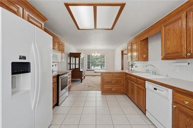 Welcome to your dream golf-front retreat in Holiday Island, AR! - photo 11