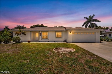 Old Florida charm meets waterfront living in the heart of - photo 1