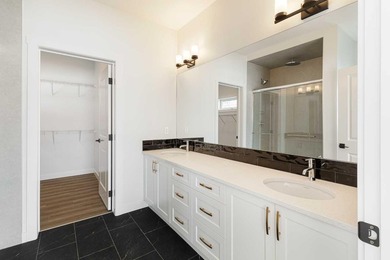 Welcome to this exceptional bungalow offering over 2,500 sq. ft - photo 16