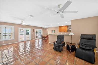 Old Florida charm meets waterfront living in the heart of - photo 6