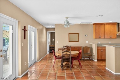 Old Florida charm meets waterfront living in the heart of - photo 9