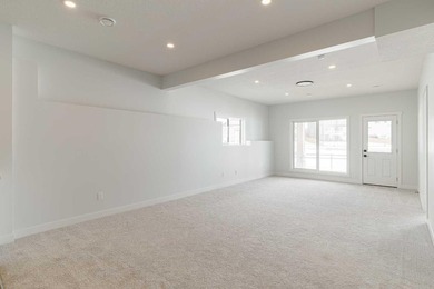 Welcome to this exceptional bungalow offering over 2,500 sq. ft - photo 25