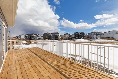 Welcome to this exceptional bungalow offering over 2,500 sq. ft - photo 33