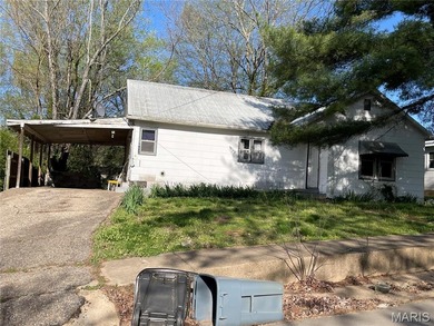 Clearwater Lake -Reynolds County Home For Sale in Piedmont Missouri