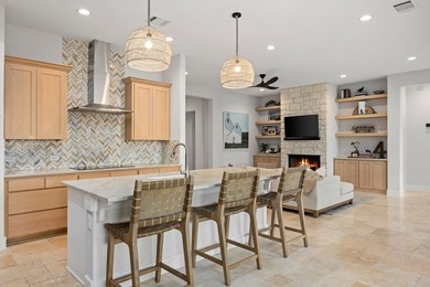 This charming garden home is light, bright and open. Beautiful - photo 3