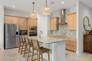 This charming garden home is light, bright and open. Beautiful - photo 4