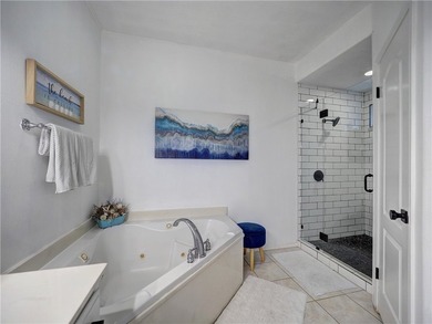 COME HOME TO THAT ISLAND VIBE!!!! This stunning, thoughtfully - photo 20