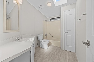 Spacious 2 bedroom, 2 bath home on a corner lot in the desirable - photo 22