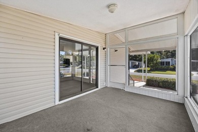 Spacious 2 bedroom, 2 bath home on a corner lot in the desirable - photo 24