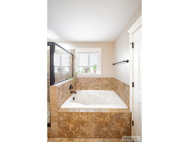 Seller is offering a $3,000 buyer credit toward closing costs - photo 24