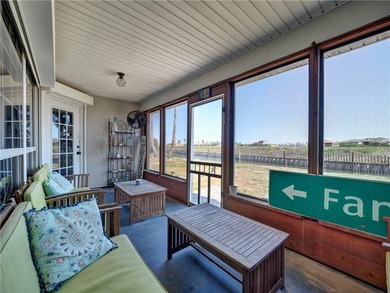COME HOME TO THAT ISLAND VIBE!!!! This stunning, thoughtfully - photo 27
