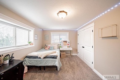 Seller is offering a $3,000 buyer credit toward closing costs - photo 31