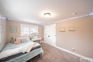 Seller is offering a $3,000 buyer credit toward closing costs - photo 32