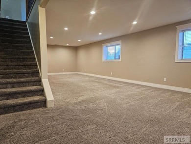 Seller is offering a $3,000 buyer credit toward closing costs - photo 37