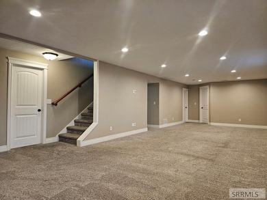 Seller is offering a $3,000 buyer credit toward closing costs - photo 38