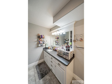 Seller is offering a $3,000 buyer credit toward closing costs - photo 41
