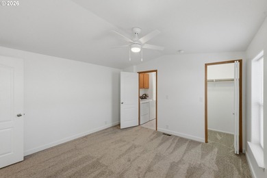 Beautifully updated home in a desirable all-age park! This - photo 7