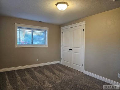 Seller is offering a $3,000 buyer credit toward closing costs - photo 50